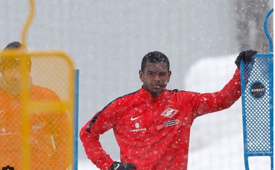 Fernando durante treino sob neve do Spartak (Foto: Divulgação/Spartak)