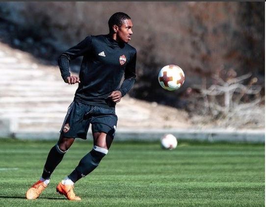 Vitinho durante treino do CSKA Moscou (Foto: Divulgação/CSKA)