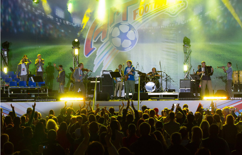 Apresentação musical durante o festival Art-football (Foto: Divulgação)