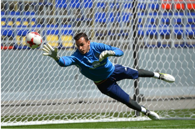 Não tirei o passaporte russo pensando em seleção', diz goleiro